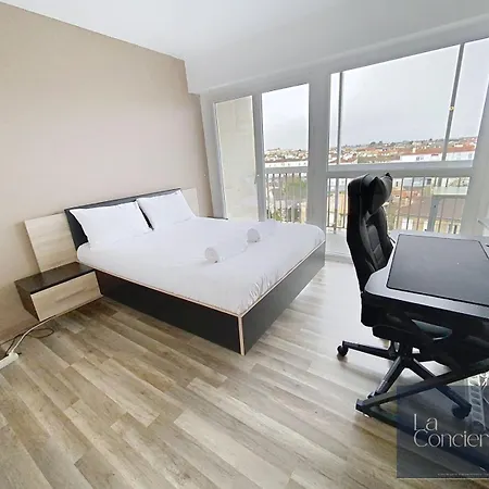 Avec Vue-les Rocs-poitiers-laconciergerie Poitiers